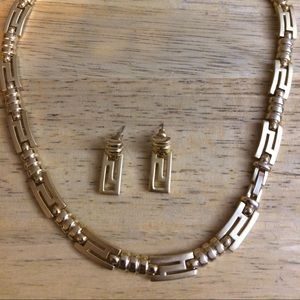 Vintage Goldtone Necklace and Earings Set
